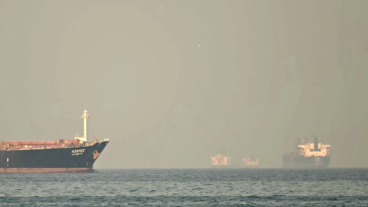 Qatar LNG tankers abort Hormuz transit as Iran holds maritime control
