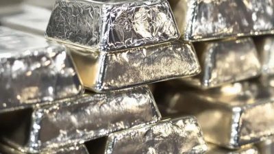 Spot Silver drops 3% to $70.58 per ounce as inflation fears and macro headwinds hit