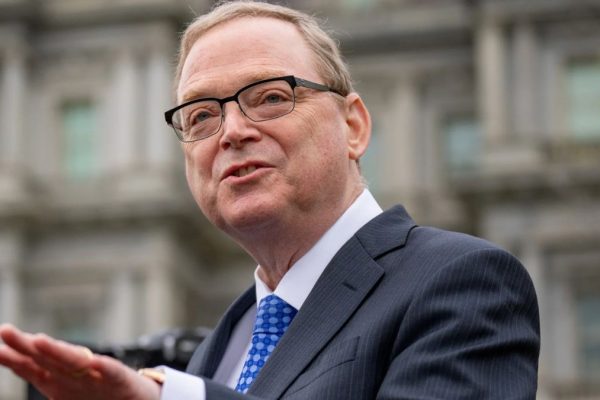 Hassett: Fed rate cut outlook strong as Hormuz reopening in 2 months may trigger rapid energy price fall