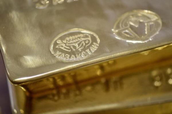 Gold price falls as strong dollar and rising oil shake market mood