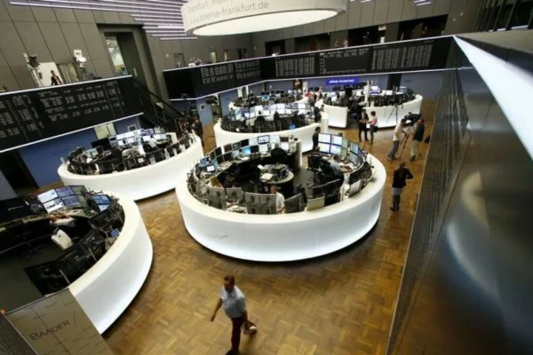 European stocks fall 0.8% as oil surge and Iran crisis shake markets while UBS profit jumps 80%