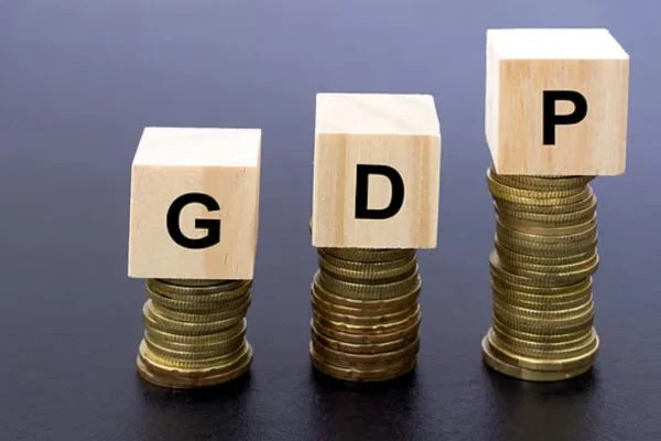 US GDP grows 2% while jobless claims fall to 189K as economy shows stronger than expected resilience