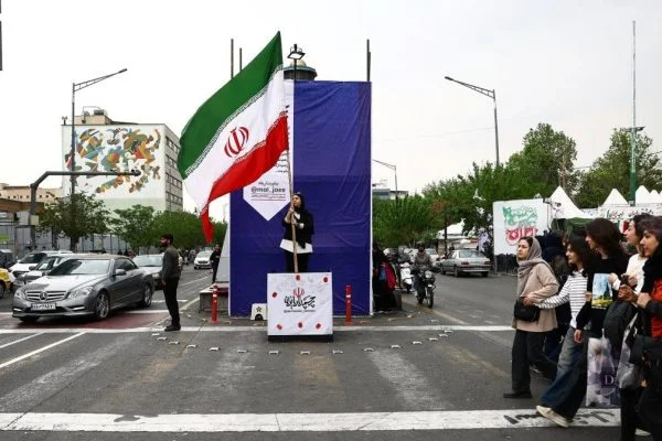 US warns ships over Iran Strait of Hormuz tolls and sanction risks