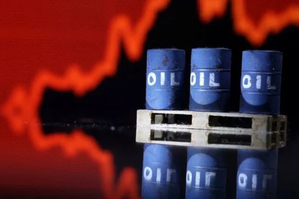 Brent crude holds near $100 despite Strait of Hormuz shock as market absorbs supply hit