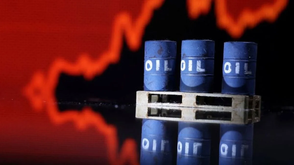 Brent crude holds near $100 despite Strait of Hormuz shock as market absorbs supply hit