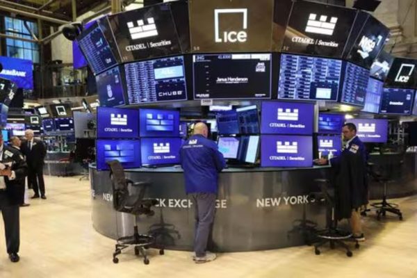 US market price today, May 4: Nasdaq gains 0.11% while Dow Jones falls 0.43%