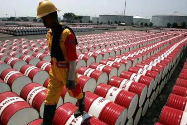 Brent oil jumps above $114 after Iran strikes in Fujairah raise supply fears