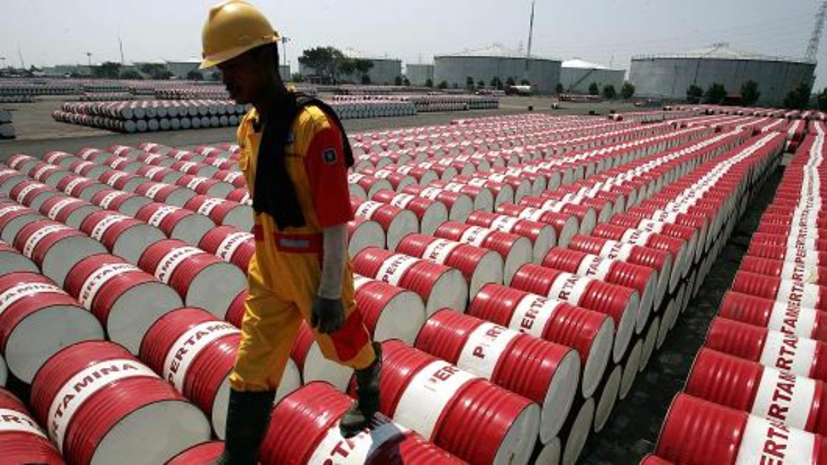 Brent oil jumps above $114 after Iran strikes in Fujairah raise supply fears