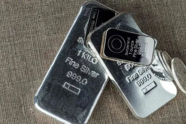 Metal prices today, May 7: Silver jumps 151.40% YoY while Lithium surges 191.95%