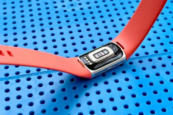 Google launches Fitbit Air at $99.99 while Special Edition priced at $129.99 ahead of May 26 US release