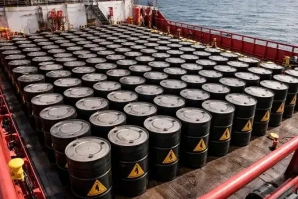 Brent crude oil rises 1.68% to 102.987 USD/Bbl as yearly gains cross 60%