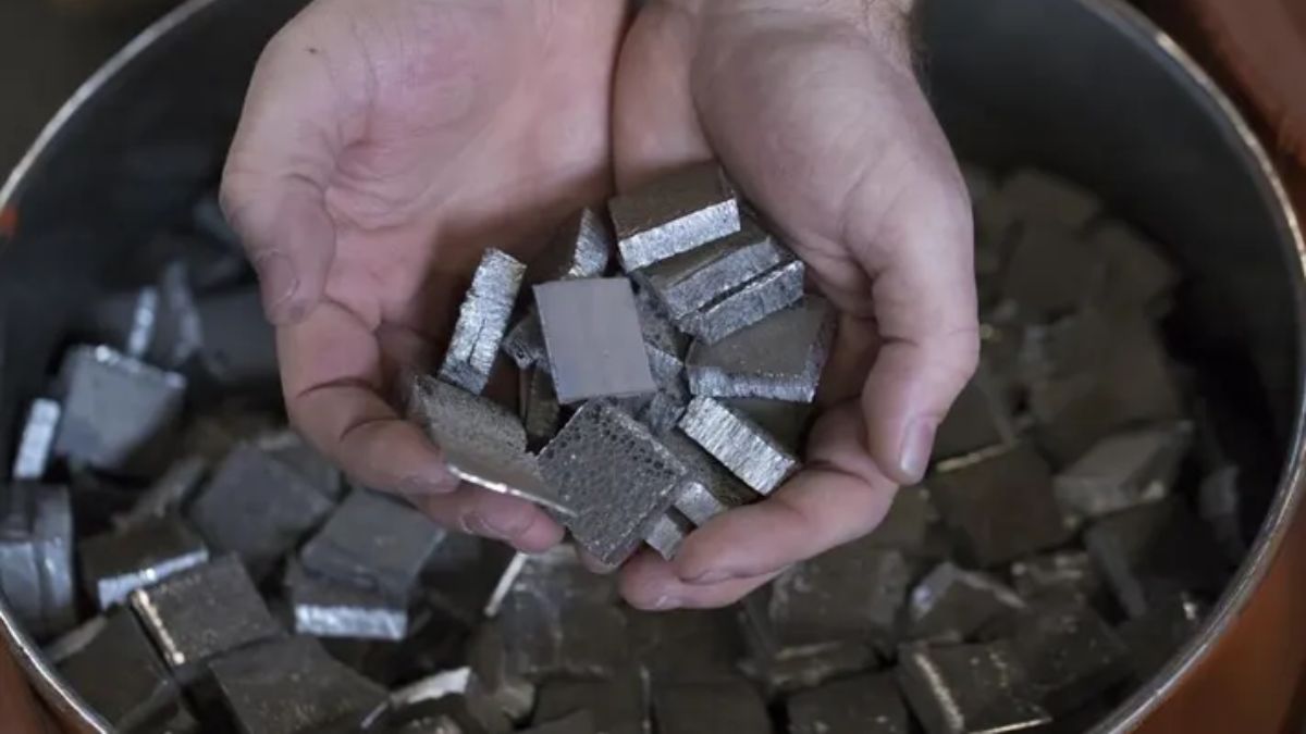 Metal prices today, May 14: Silver skyrockets 160.09% YoY as lithium jumps 200.93%