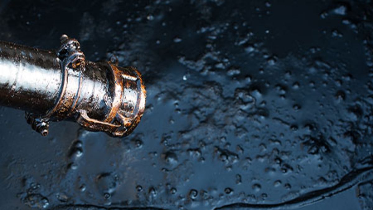 Crude Oil price today, May 15: Crude climbs 81.49% YTD as prices cross $104 barrel after 3.11% jump