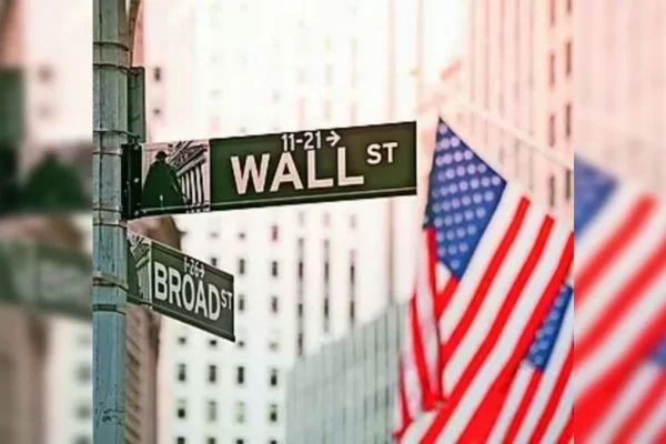 US market today, May 18: Dow Jones climbs 140 points as S&P 500 hits 7422