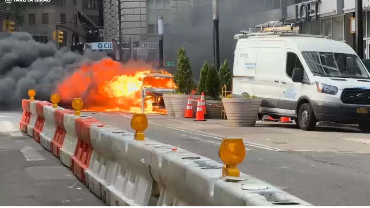 WATCH: Car explodes near Charging Bull in Manhattan as massive smoke cloud shocks tourists
