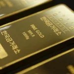 Gold price climbs above 4560 as Iran US peace talks pressure oil markets