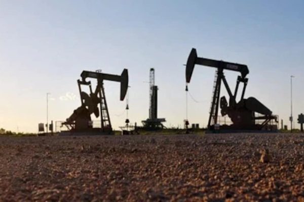 Crude oil production falls even as prices remain high