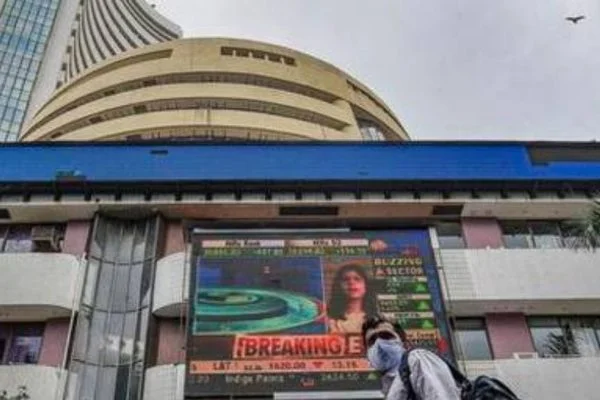 BSE Sensex reaches record high mark of 55,000; NSE Nifty also moves up