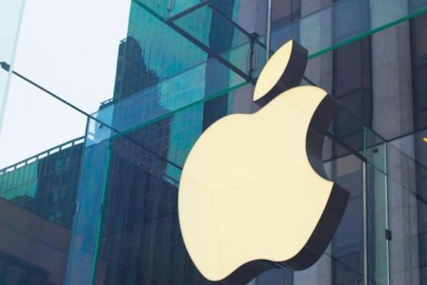 Apple delays office return to its employees until January due to COVID surge