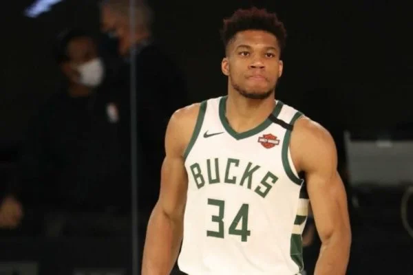 Giannis shares the advice he received from a Hall of Famer