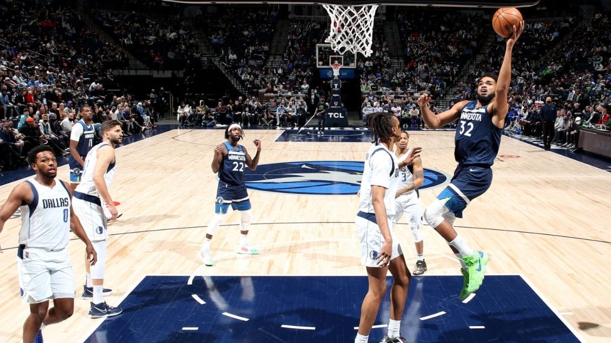 The Dallas Mavericks beat the Minnesota Timberwolves at home