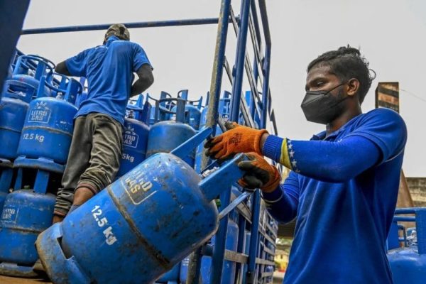 Sri Lanka stops supplying gas for domestic use