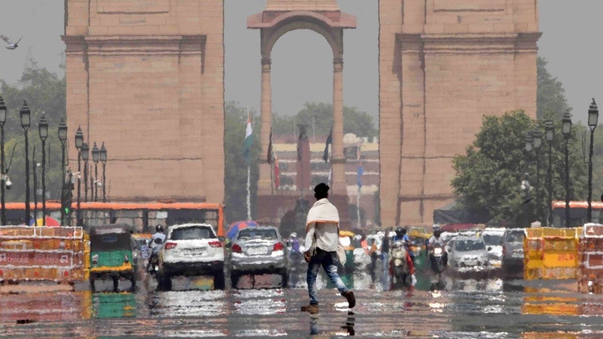 Heatwave in Delhi from Friday, temp likely to touch 44 degrees