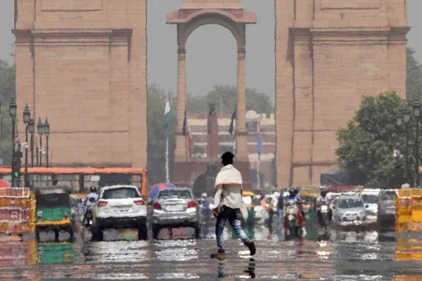Heatwave in Delhi from Friday, temp likely to touch 44 degrees