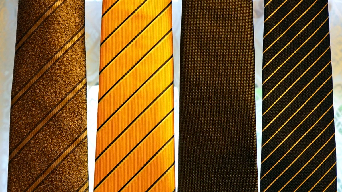 What is an Ascot and how is it different from a Cravat?