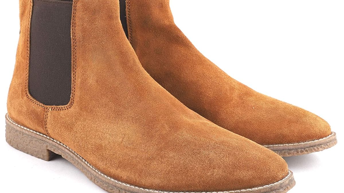 What are Chelsea Boots and how can you pair them up with an outfit?