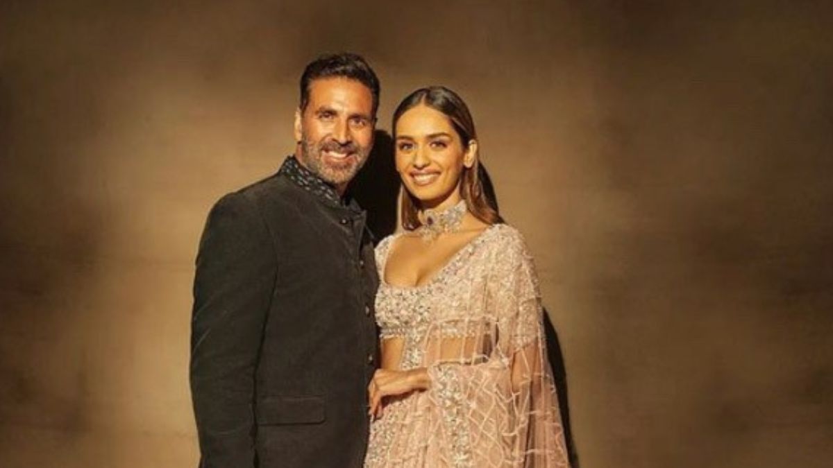 Akshay Kumar with Manushi