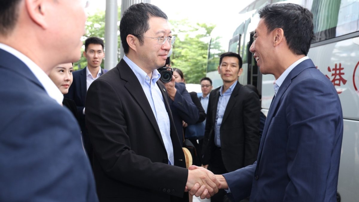 Singapore's Acting Minister for Transport Visits WeRide Headquarters to Advance Cooperation on Autonomous Mobility