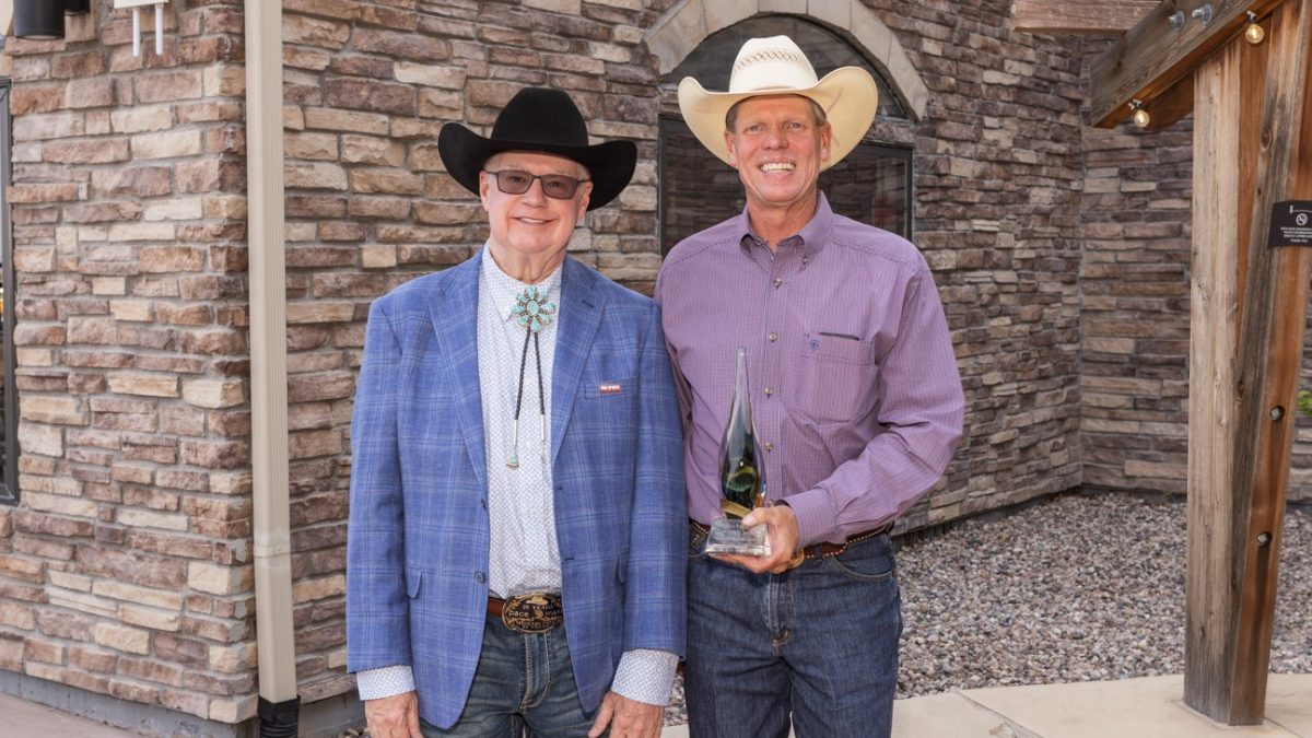 Pace-O-Matic Presents Integrity Award to the Honorable Tom Walters