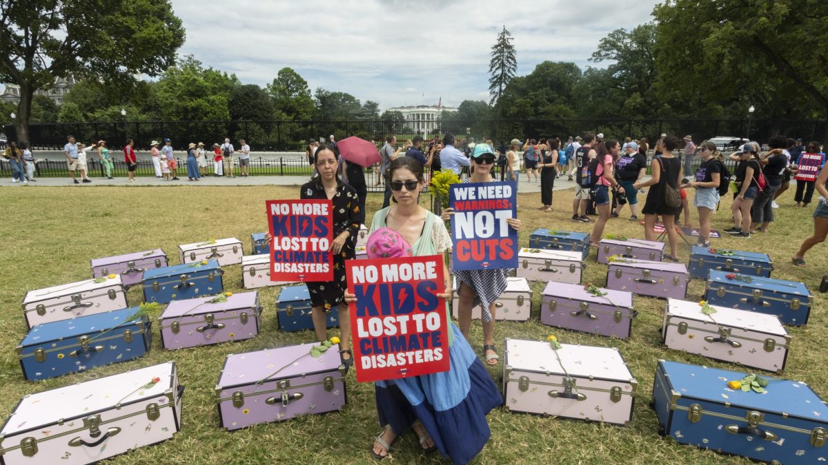 Texas Parents and Fossil Free Media’s Make Polluters Pay Campaign Hold Memorial Outside White House After Deadly Flooding